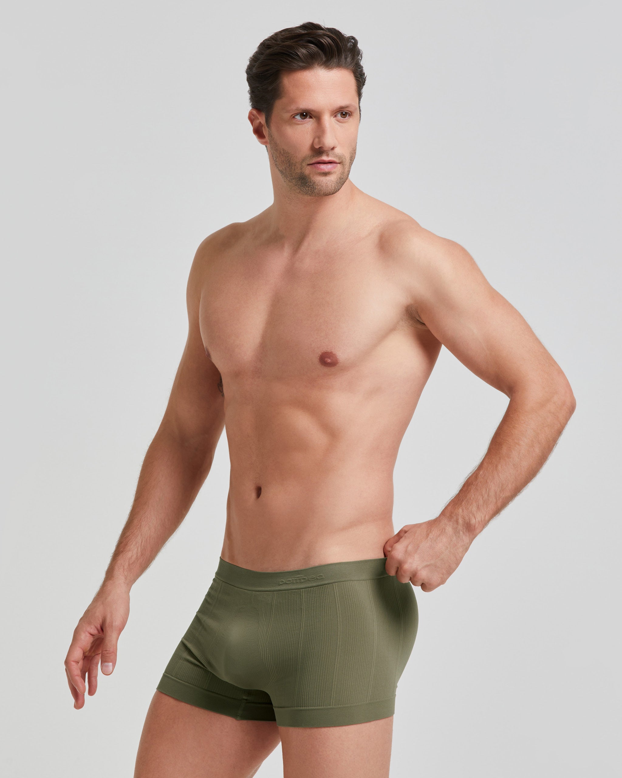 New moving seamless ribbed boxer shorts