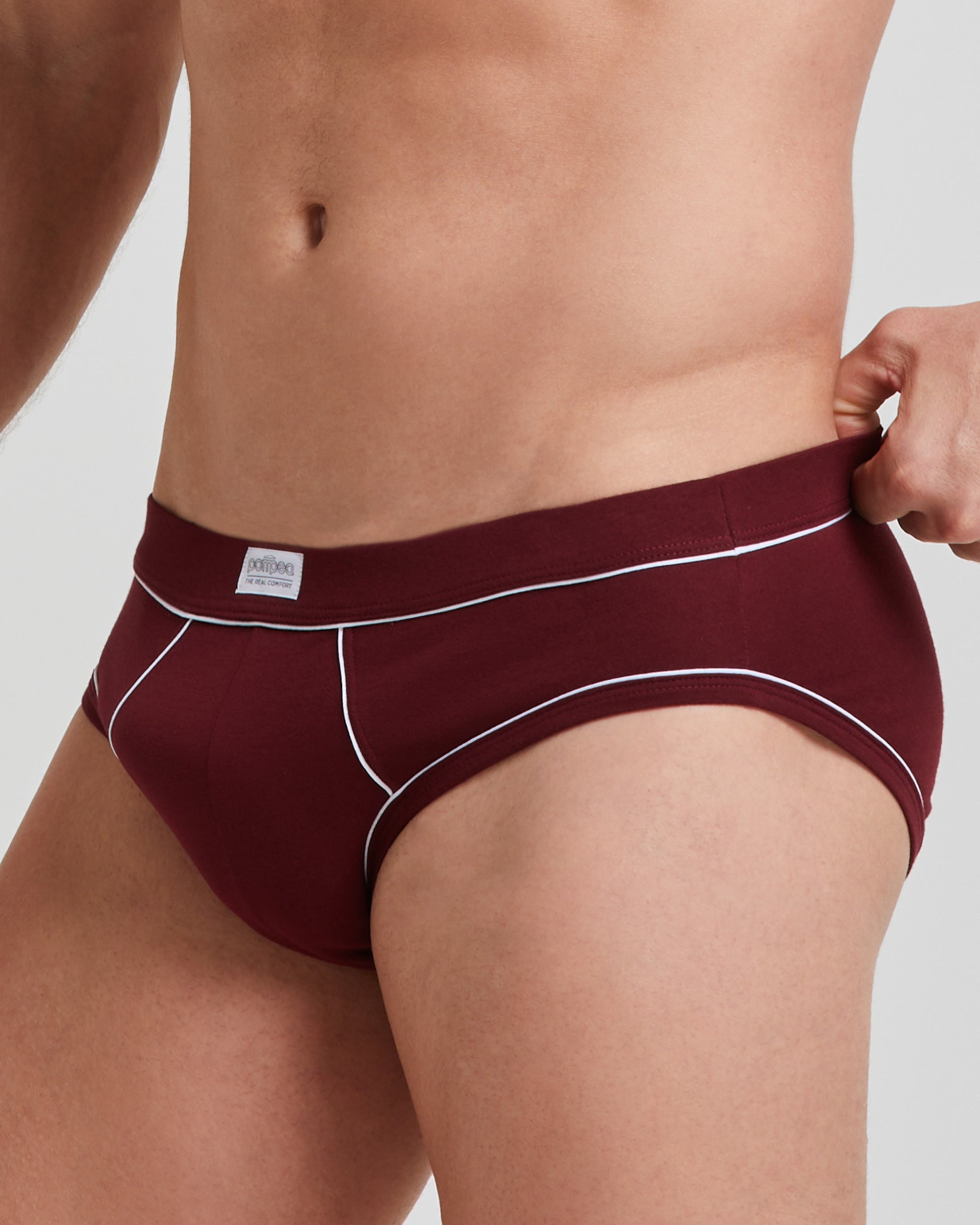 Men's cotton briefs with contrasting details