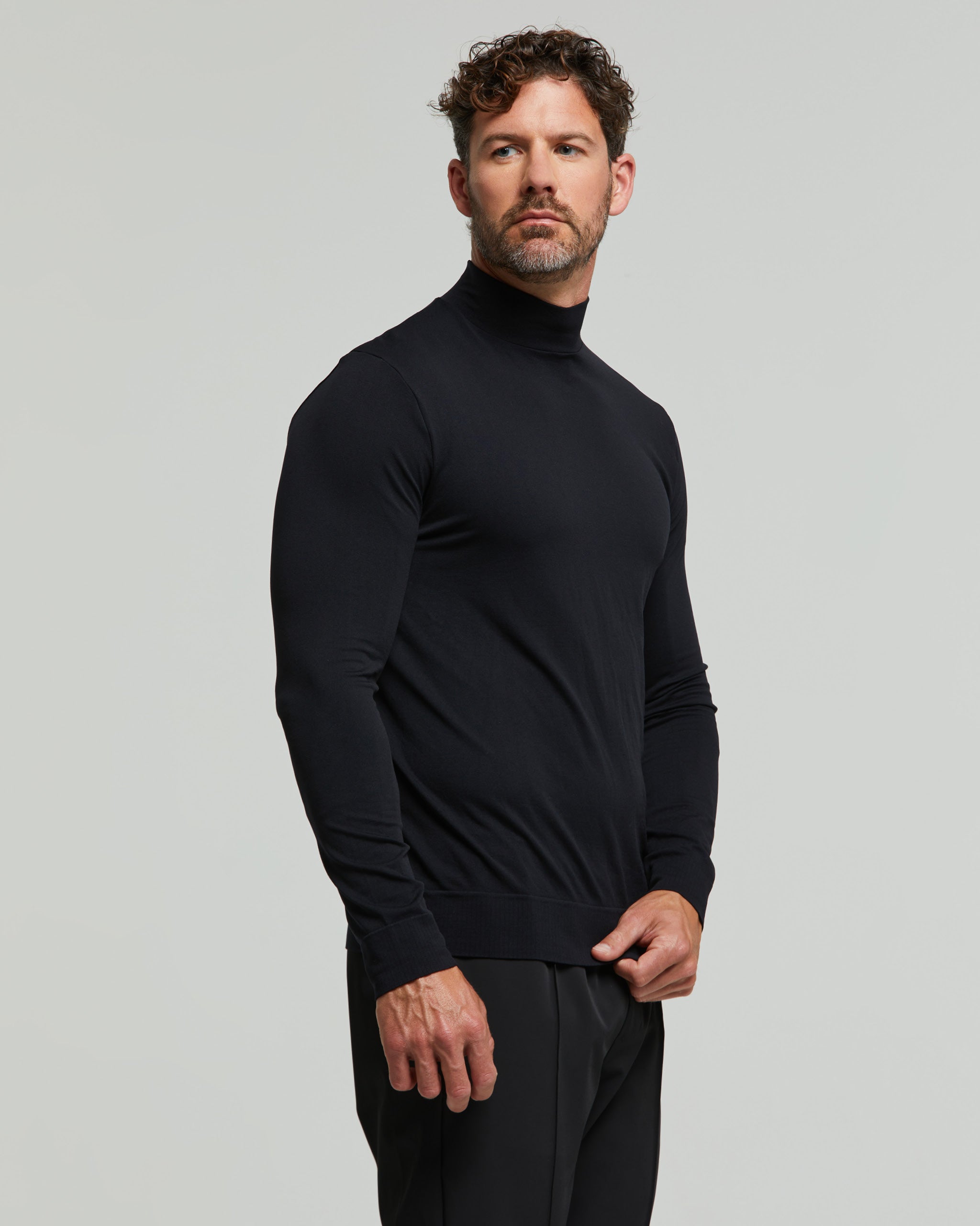 Men's seamless turtleneck sweater