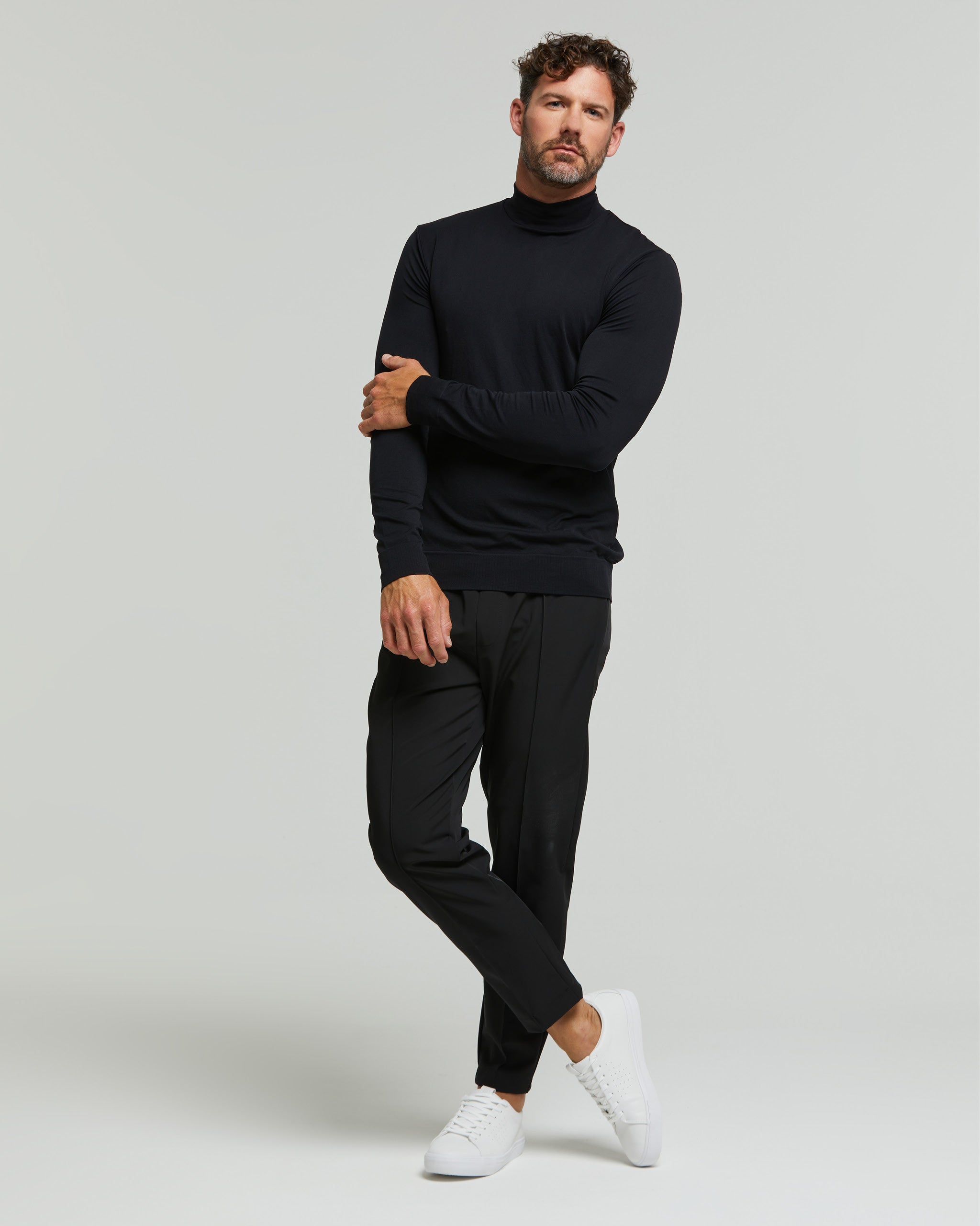 Men's seamless turtleneck sweater