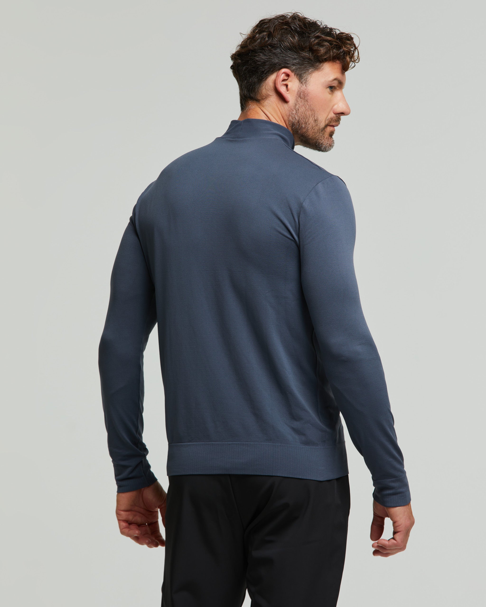 Men's seamless turtleneck sweater