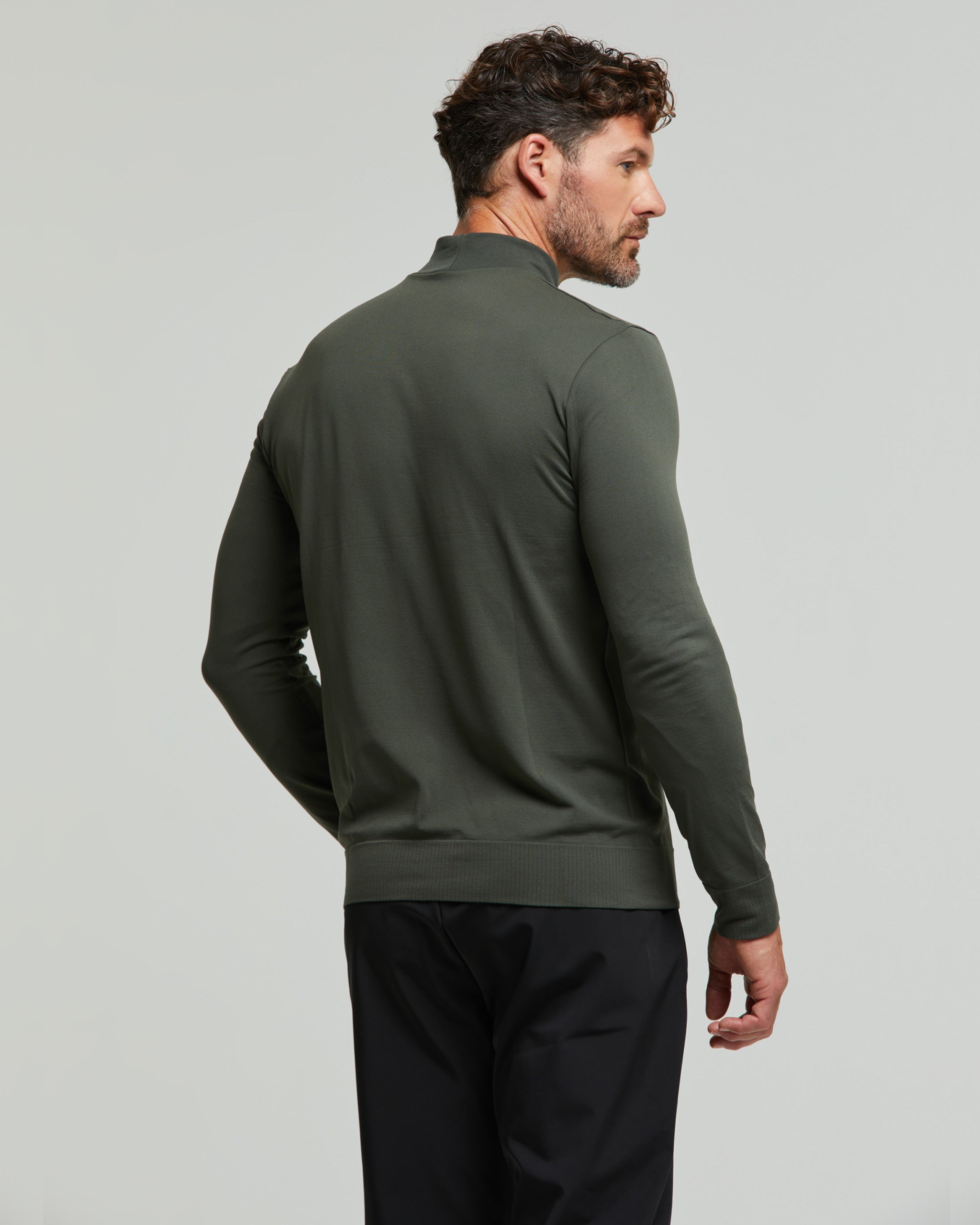 Men's seamless turtleneck sweater