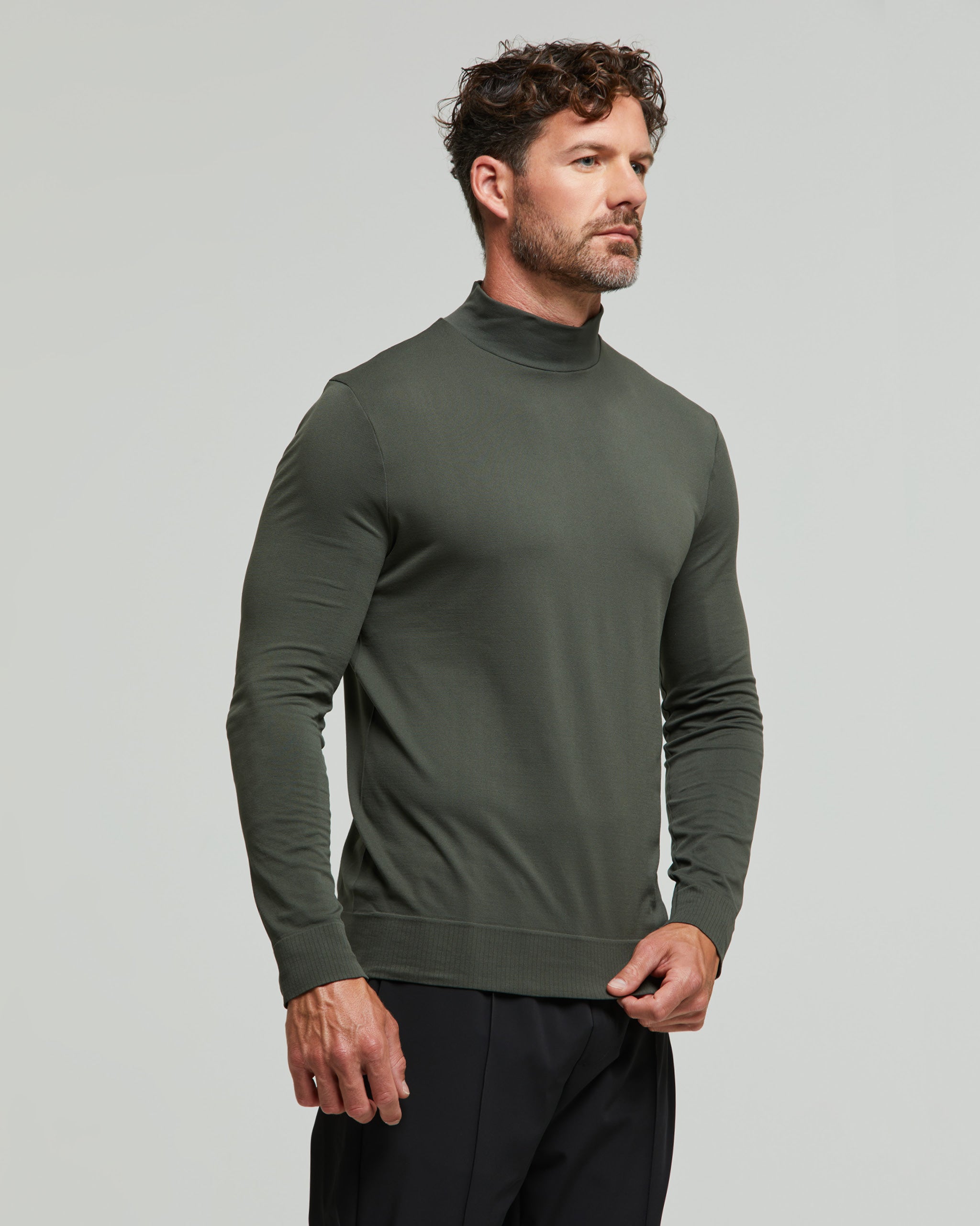 Men's seamless turtleneck sweater