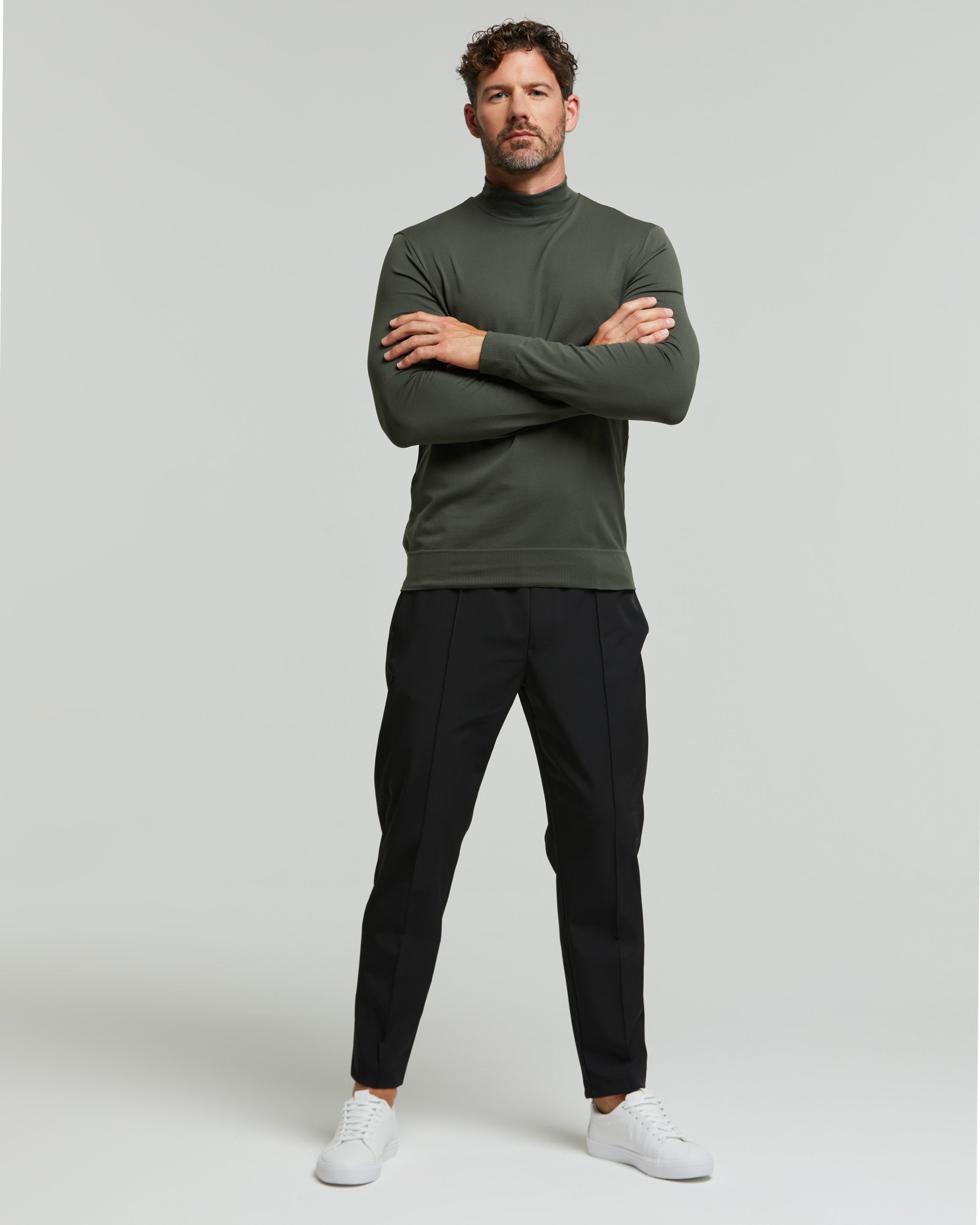 Men's seamless turtleneck sweater