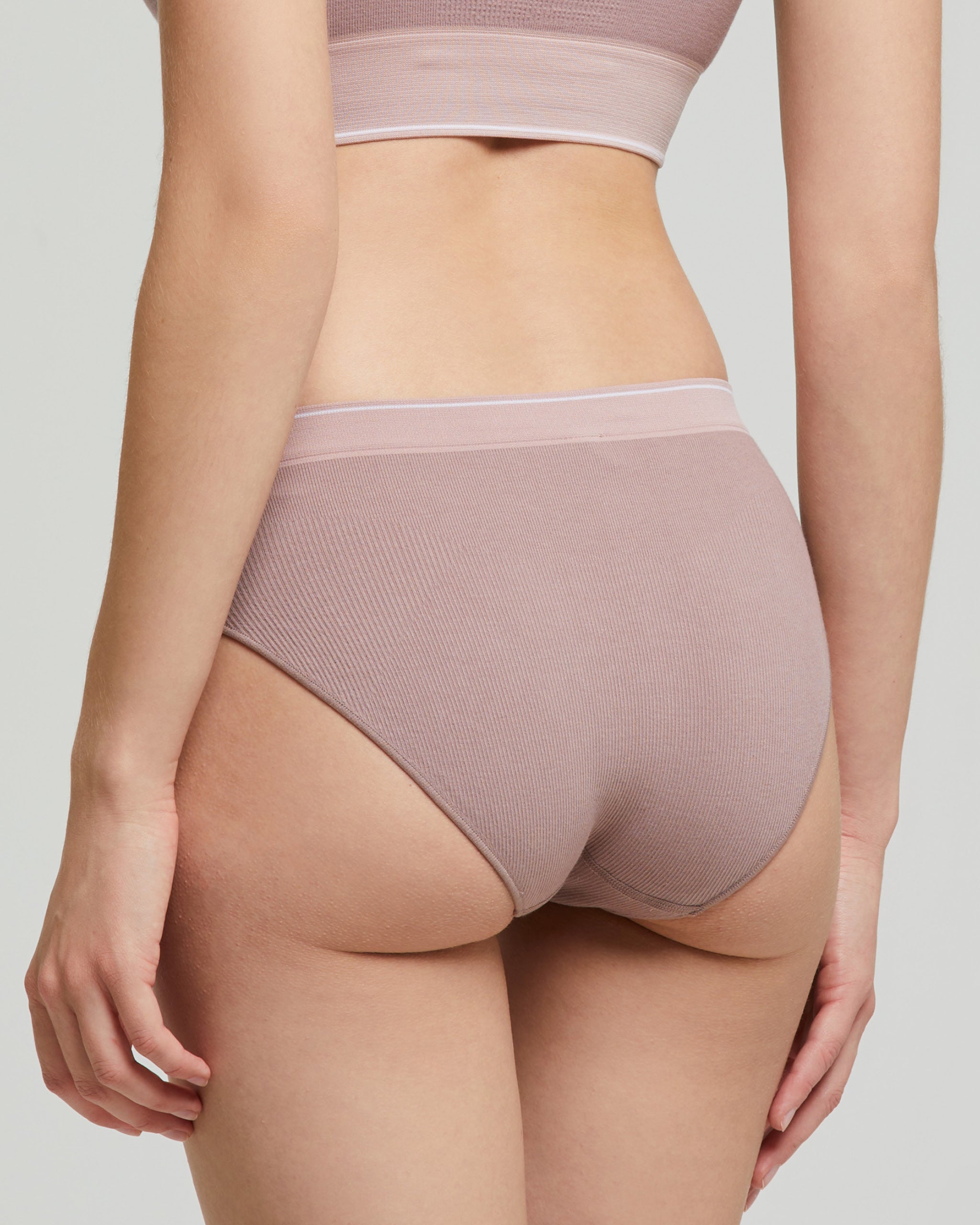 Women's seamless cotton briefs