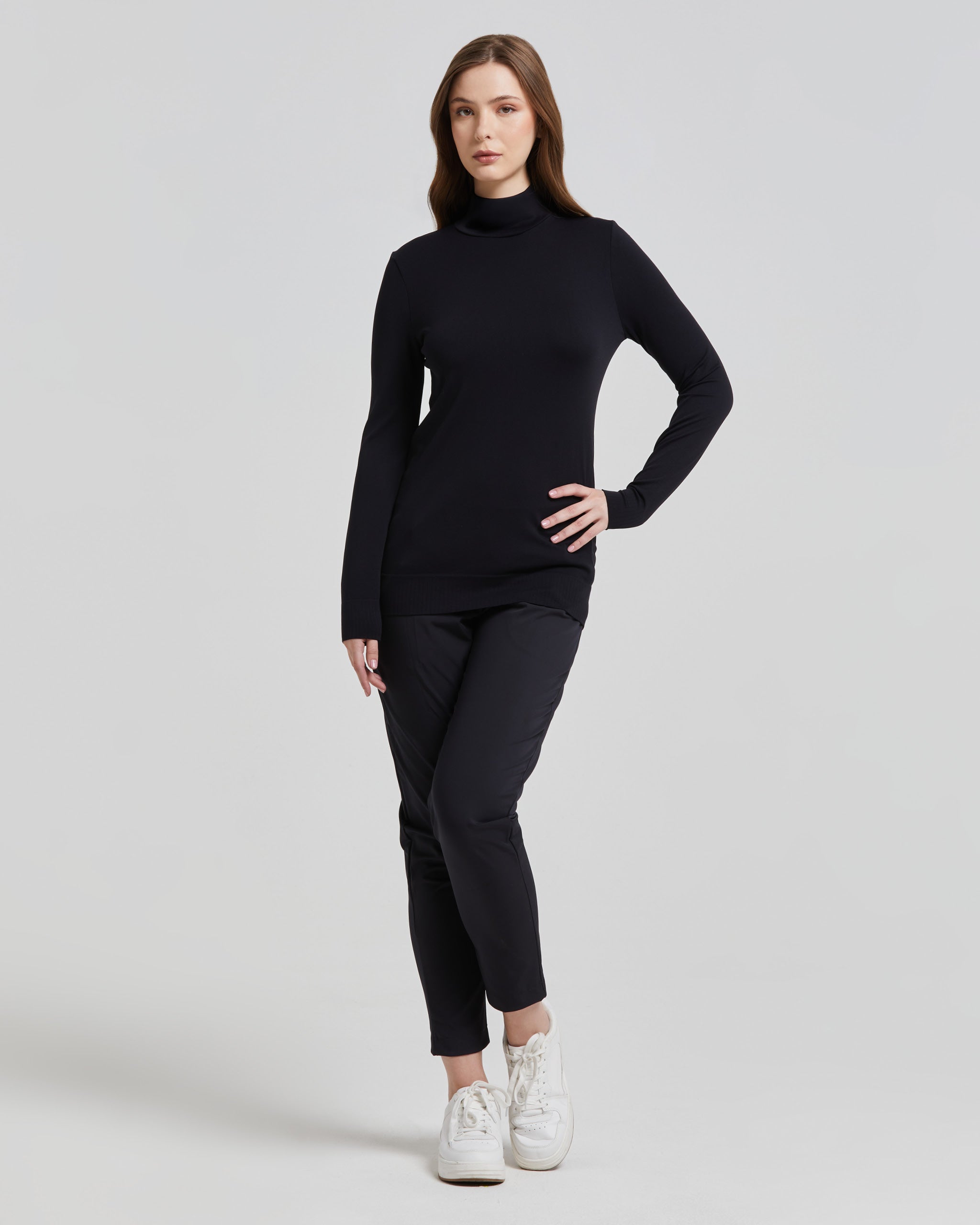 WOMEN'S SEAMLESS FUNNEL NECK TOP