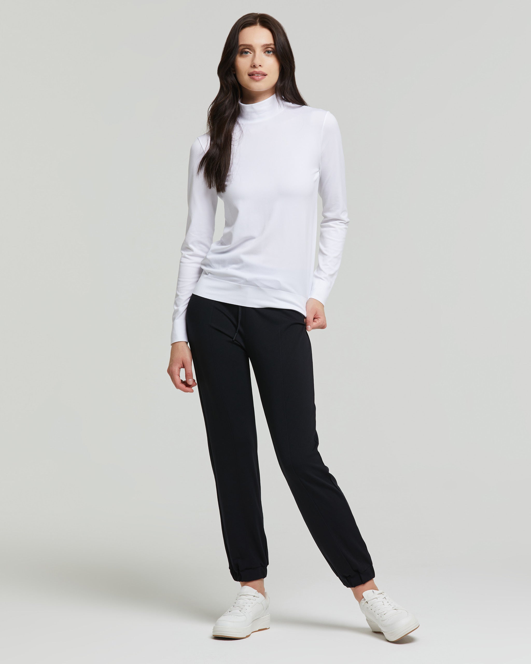 Women's seamless turtleneck sweater