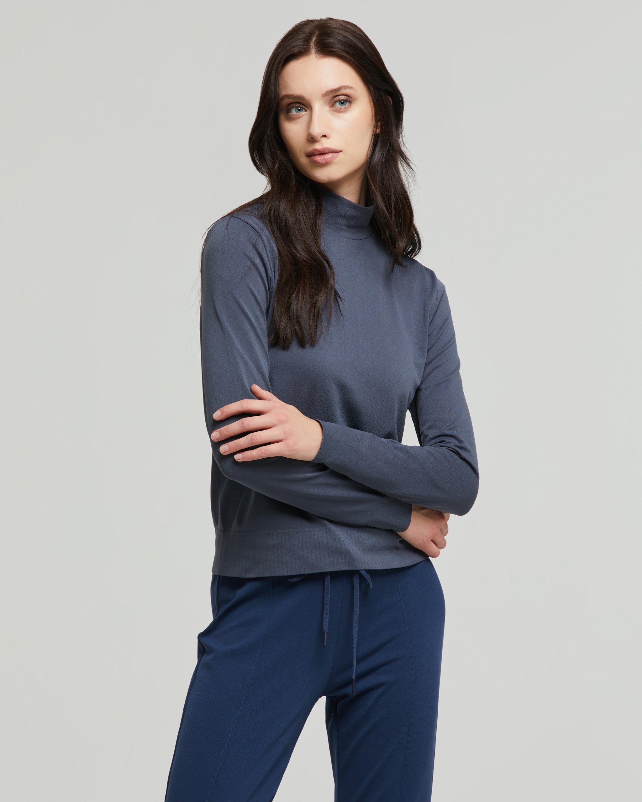 Women's seamless turtleneck sweater