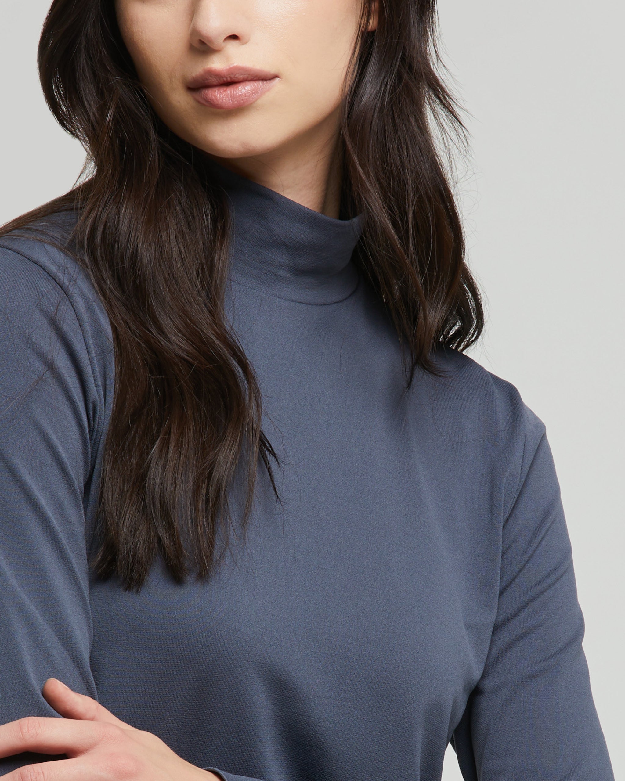 Women's seamless turtleneck sweater