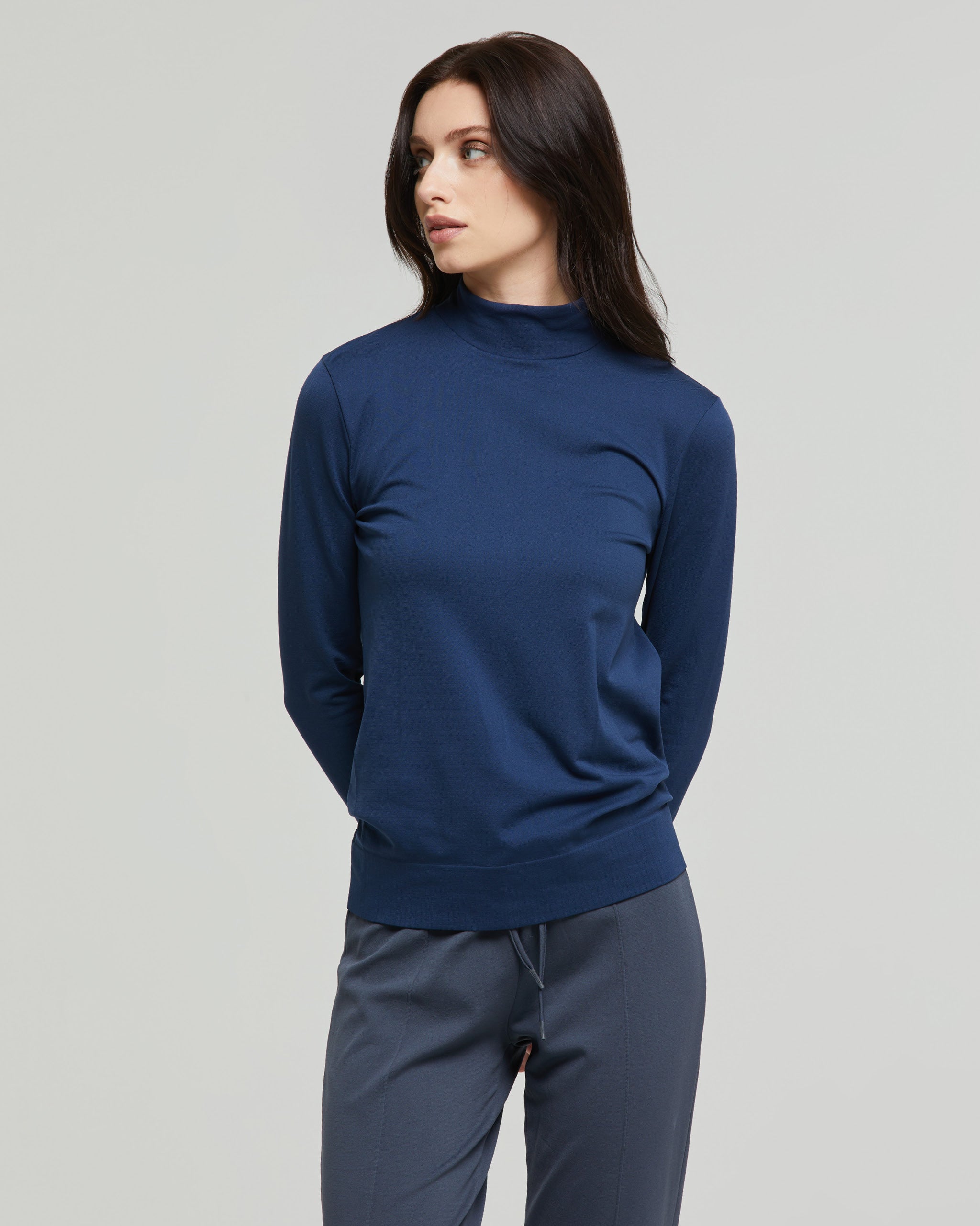 Women's seamless turtleneck sweater