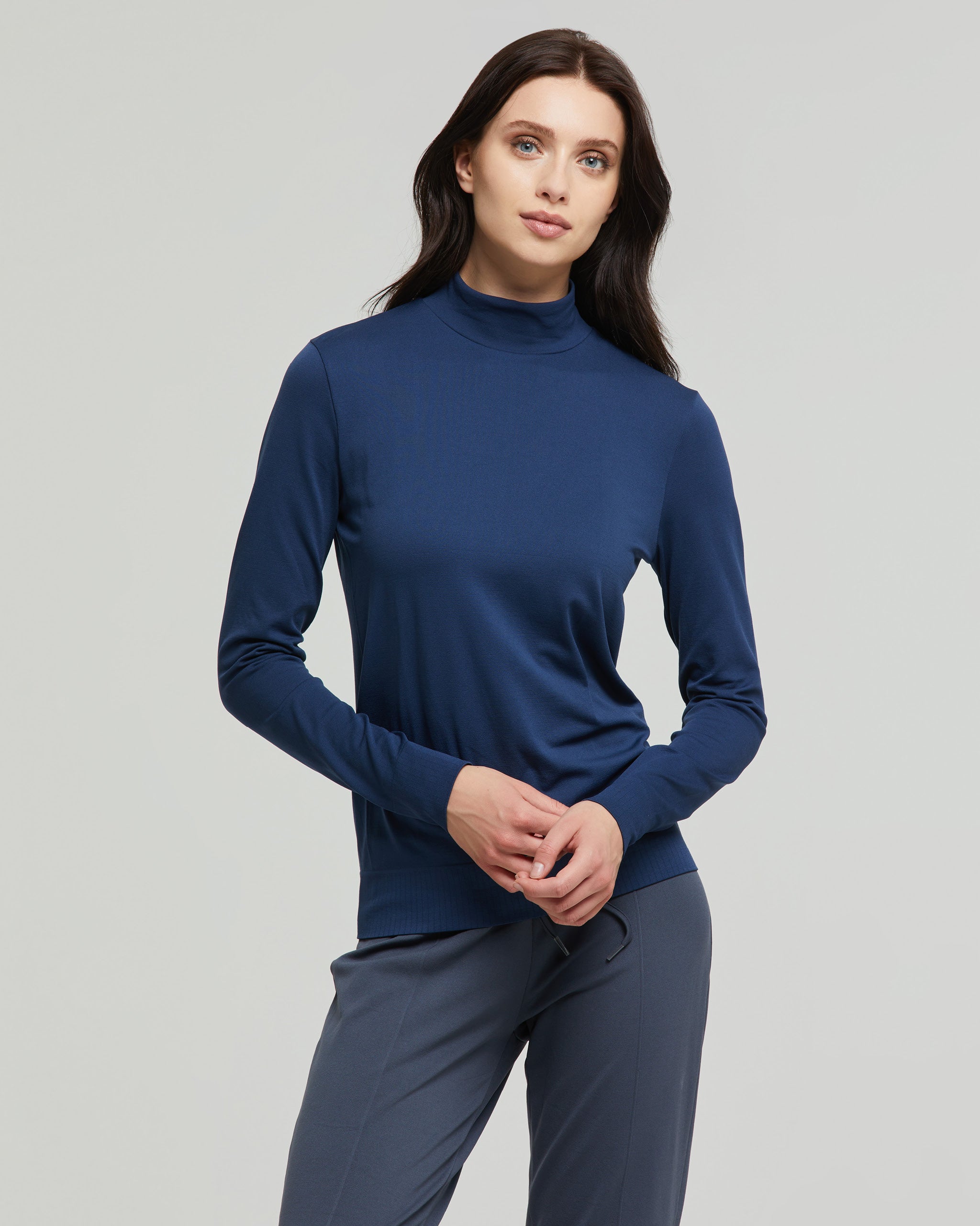 Women's seamless turtleneck sweater