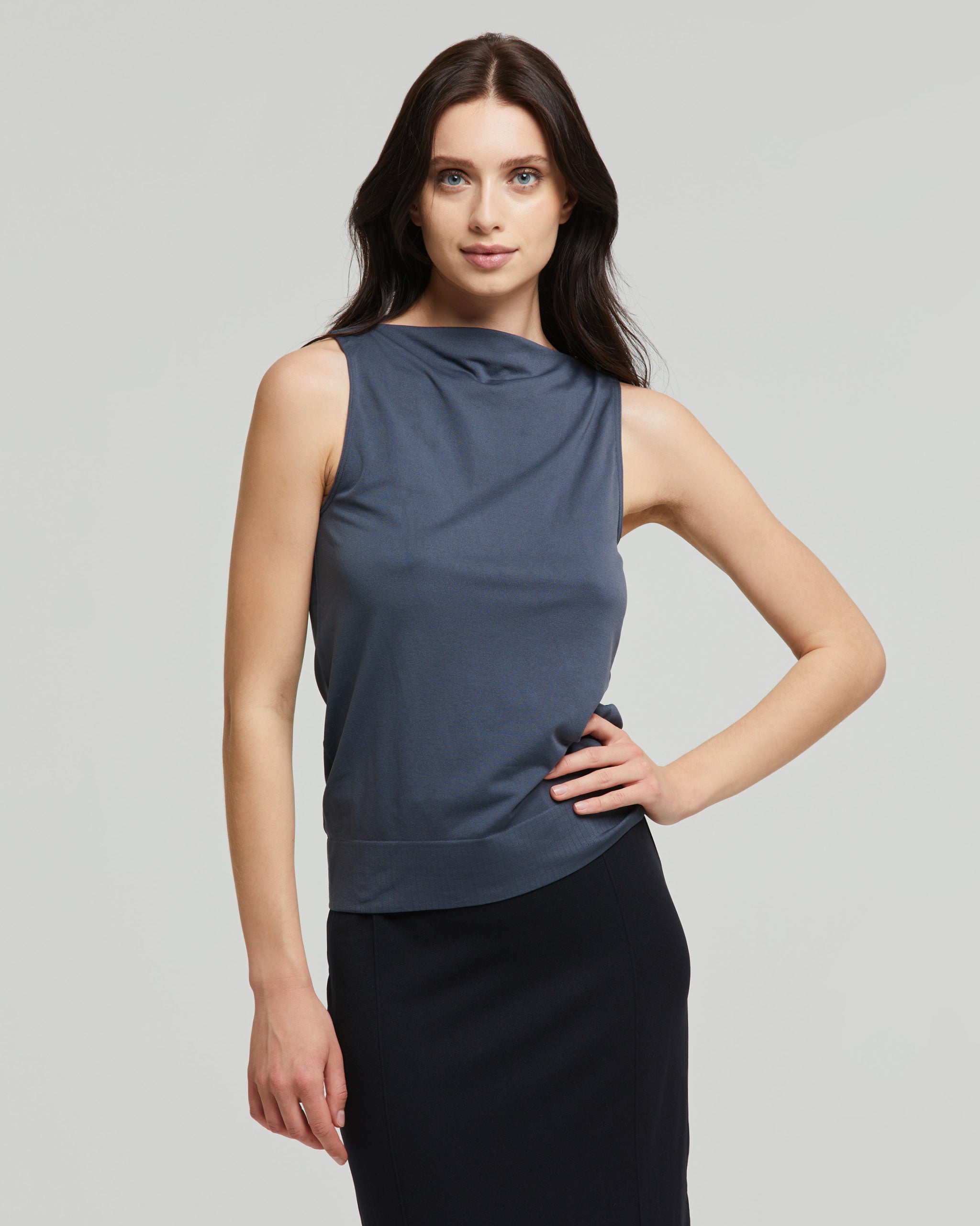 Sleeveless boat neckline seamless