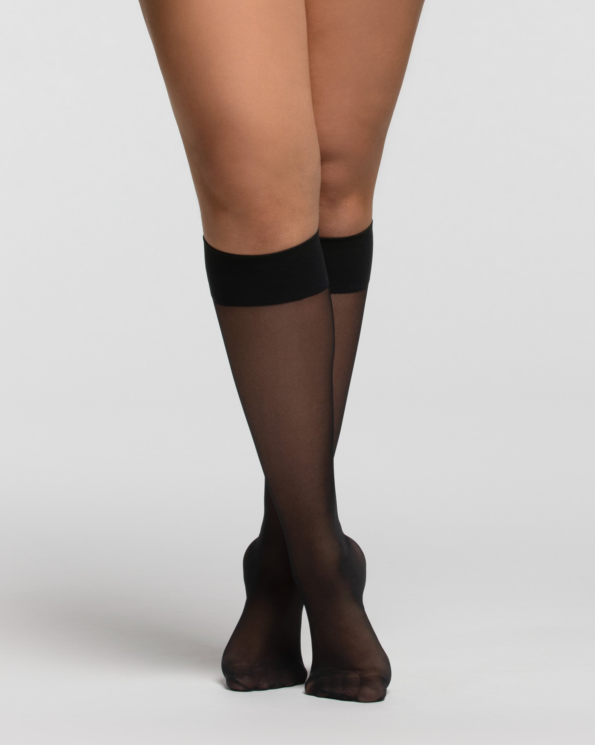 COMFORT SIZE 20 denier knee highs x2