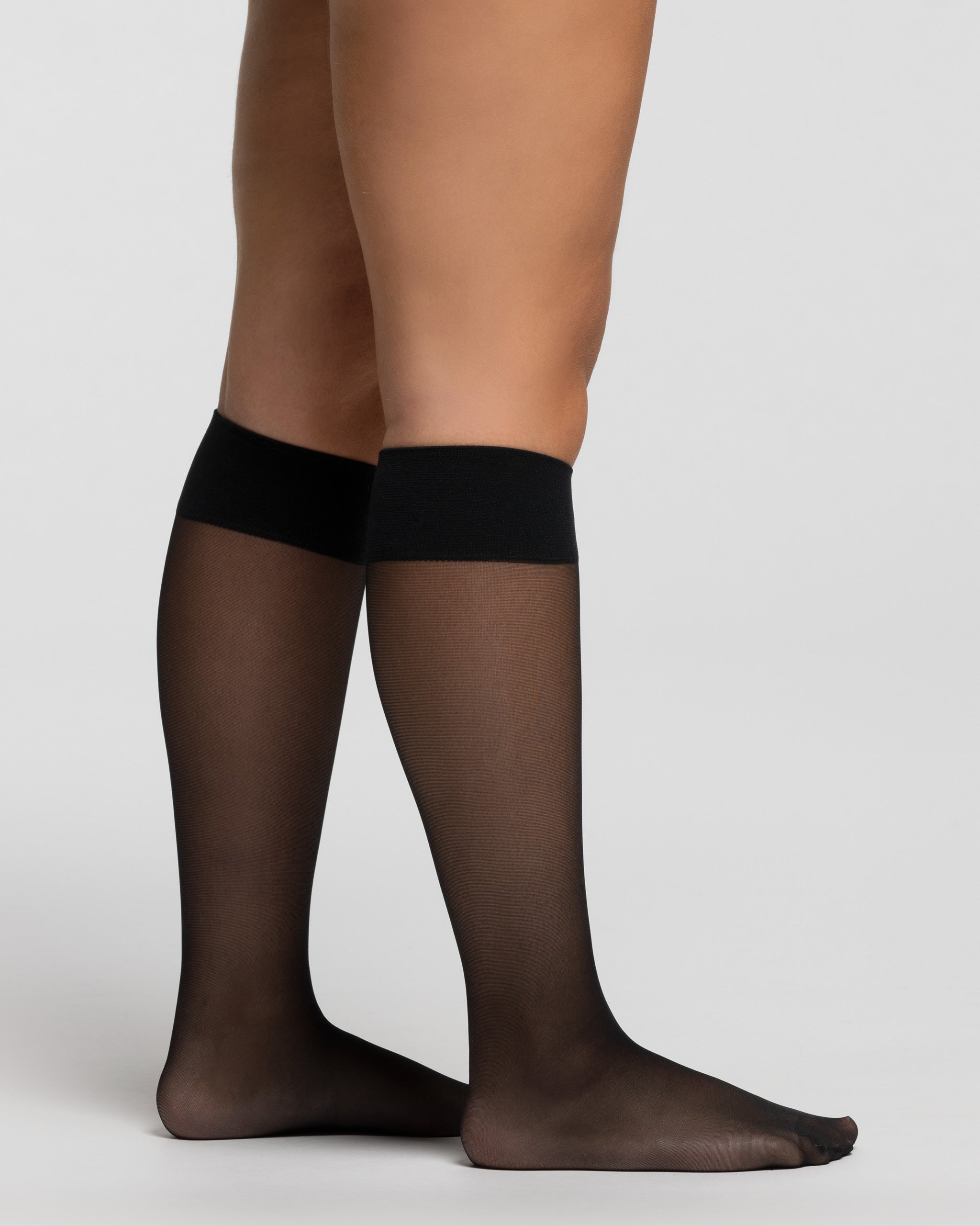 COMFORT SIZE 20 denier knee highs x2