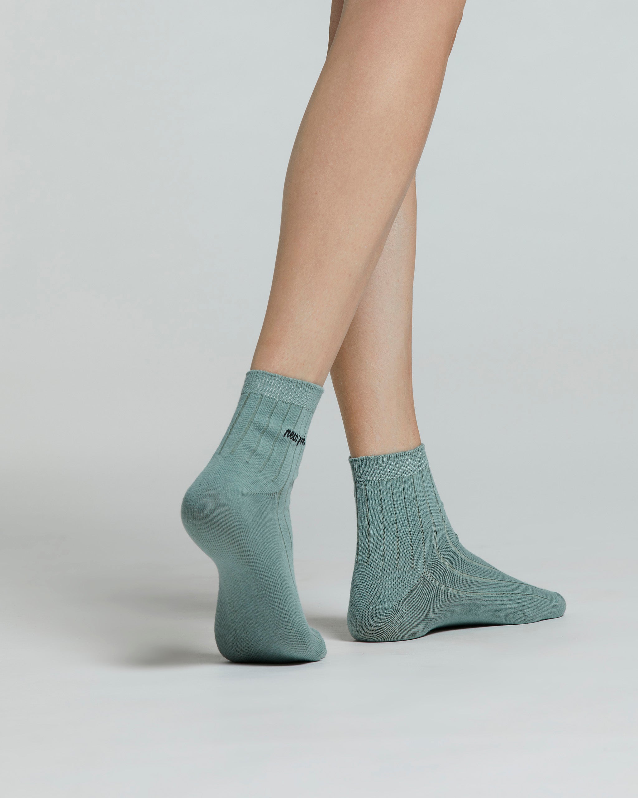 RIBBED COTTON AZALEA SOCK WITH EMBROIDERED DETAILS